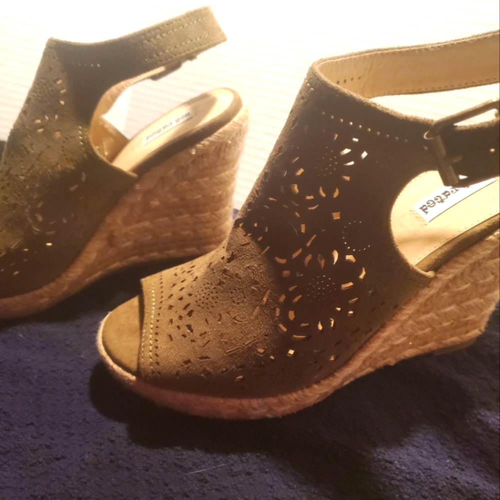 Not Rated open toe wedges size 8